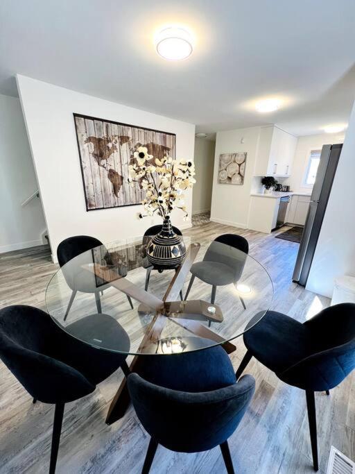 Walking Distance To St Boniface, Easy Parking Villa Winnipeg Exteriör bild