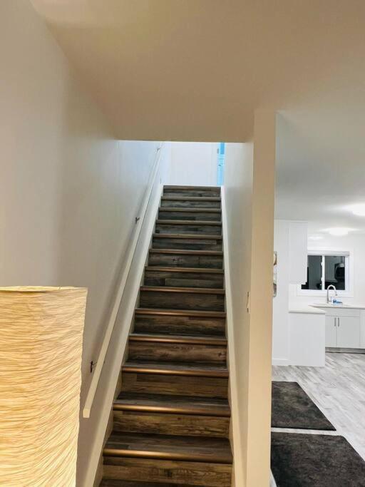 Walking Distance To St Boniface, Easy Parking Villa Winnipeg Exteriör bild