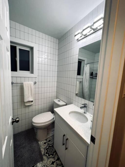 Walking Distance To St Boniface, Easy Parking Villa Winnipeg Exteriör bild