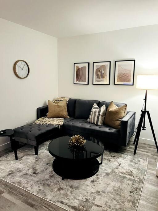Walking Distance To St Boniface, Easy Parking Villa Winnipeg Exteriör bild